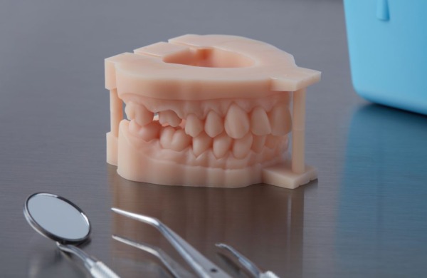 Formlabs amplía sus ofertas dentales a SLS