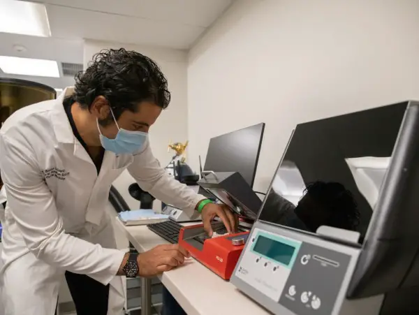 La impresión 3D de carbono va a la escuela de odontología