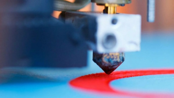 Cómo usar el filamento de limpieza de la impresora 3D (Guía completa)