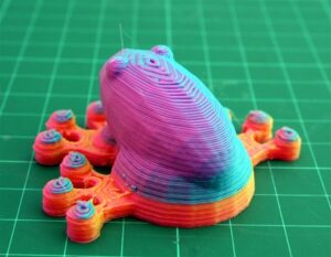 ¿Pueden las impresoras 3D imprimir en color? ?Cómo mezclar varios colores?