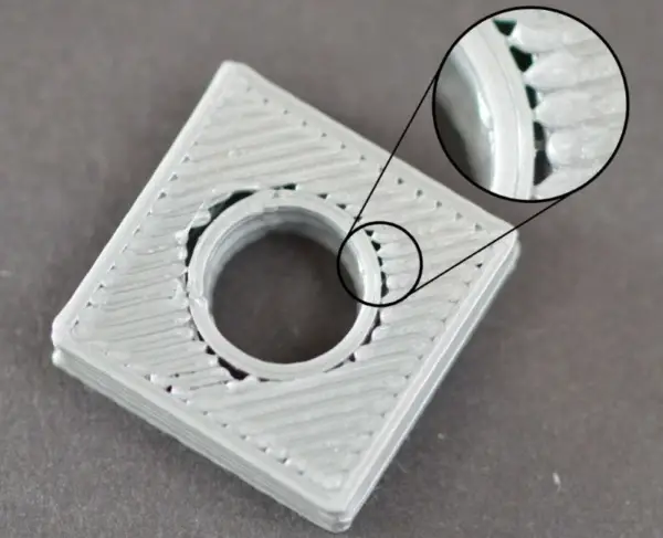 La boquilla de la impresora 3D golpea las impresiones o la cama: causas comunes y soluciones